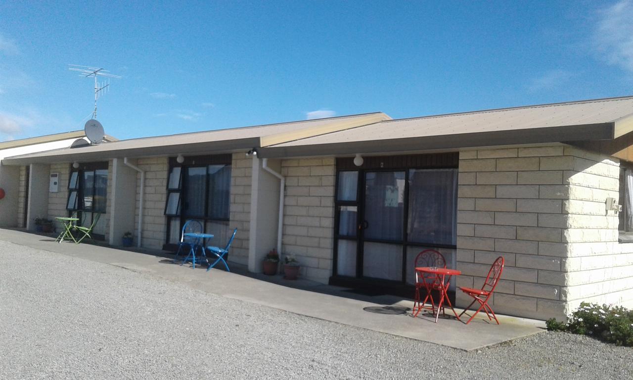 Moeraki Boulders Motel Hampden Bagian luar foto