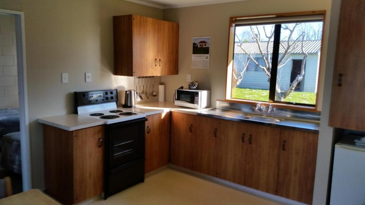 Moeraki Boulders Motel Hampden Bagian luar foto
