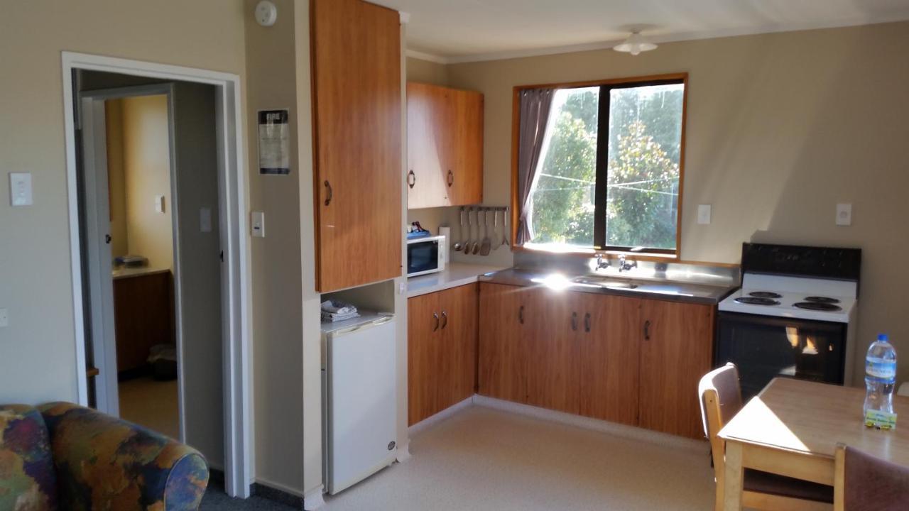 Moeraki Boulders Motel Hampden Bagian luar foto